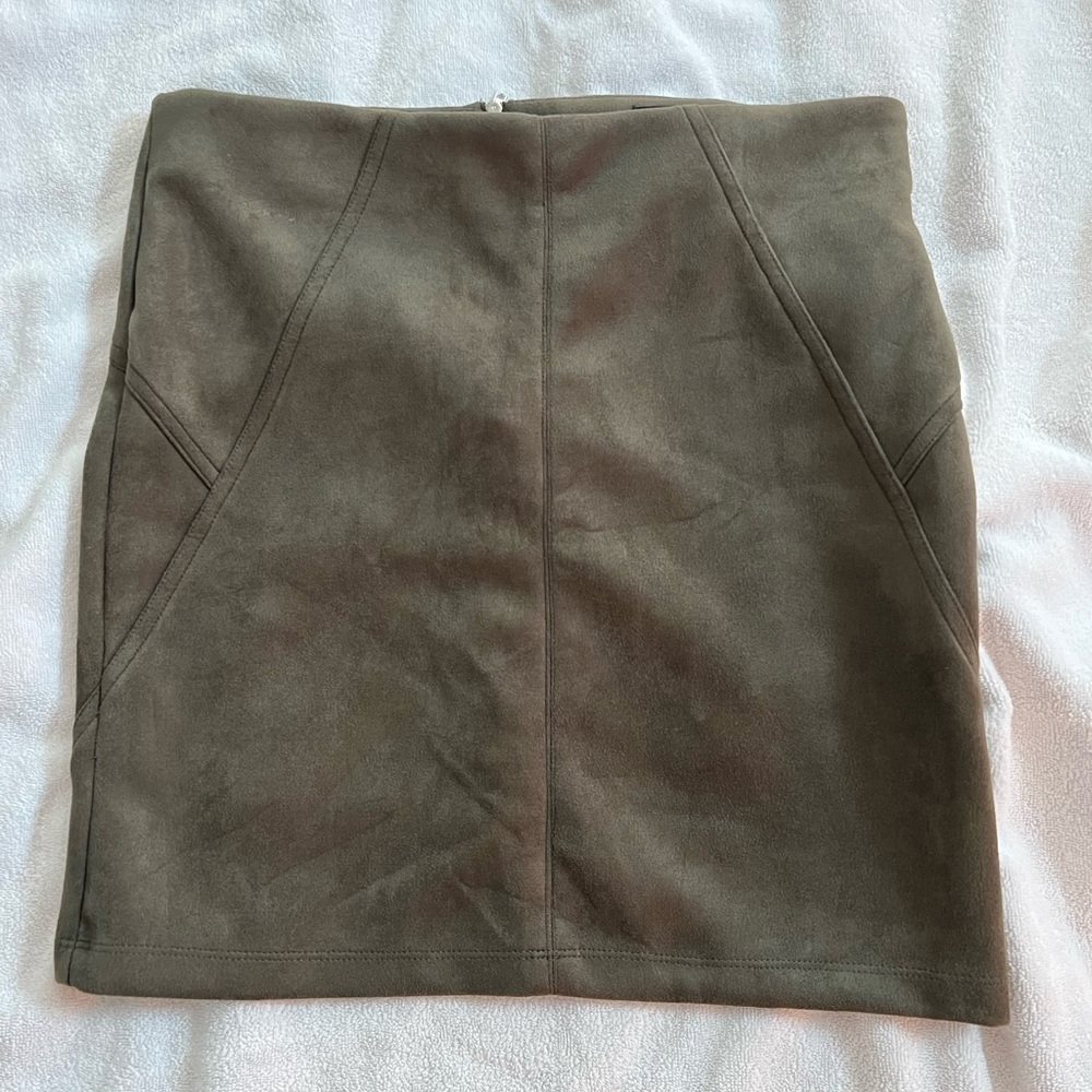 No rest for Bridget - Have suede olive green skirt